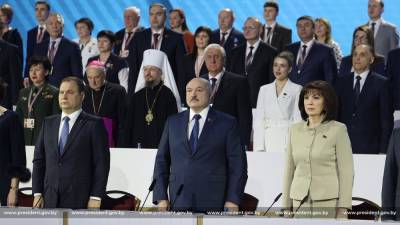 Александр Лукашенко - Лукашенко признался, что пока удалось удержать страну - naviny.by - Ссср