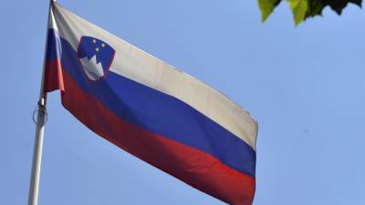 Алеш Хойс - Словения смягчает режим карантина - russian.rt.com - Словения