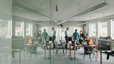 С места в коворкинг: IT-компании освобождают офисы - dp.ru - Вена - Австрия - Сан-Франциско