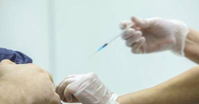 В четверг первую прививку от Covid-19 получили 130 клиентов и работников центров социального ухода - rus.delfi.lv - Латвия