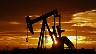 Цены на нефть падают из-за ухудшения прогнозов МЭА и ОПЕК - vesti.ru - Лондон - Нью-Йорк