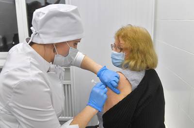 Александр Гинцбург - Привившиеся российской вакциной могут стать донорами плазмы для лечения заражённых COVID-19 - pnp.ru - Россия