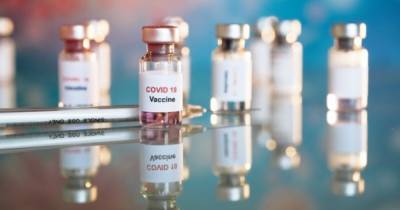 В Британии хотят выпустить универсальную COVID-вакцину против всех штаммов вируса - dsnews.ua - Англия