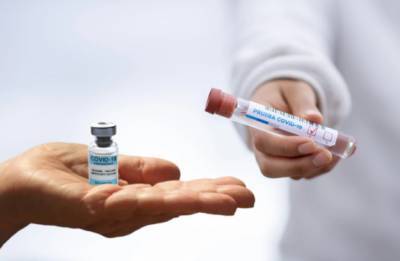 Майкл Кинч - Ученые заявили о риске «устаревания» вакцин из-за мутаций коронавируса - actualnews.org - Вашингтон