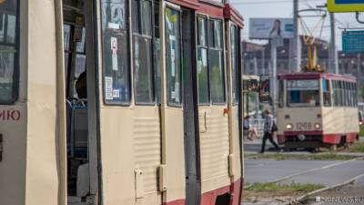 В Челябинске трамвай тащил пассажира по дороге - newdaynews.ru - Челябинск