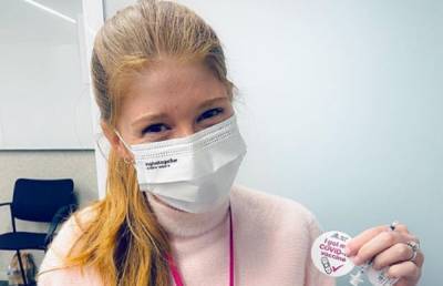 Дженнифер Гейтс - Медицина не встроила мне в мозг моего отца: дочь Гейтса вакцинировалась от COVID-19 - 24tv.ua