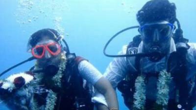 Как происходила свадьба под водой Индийского океана: видео с церемонии - 24tv.ua - Индия