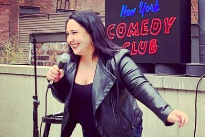 Актриса комедийного шоу раздала в баре чаевые почти на миллион рублей - lenta.ru - New York - Нью-Йорк