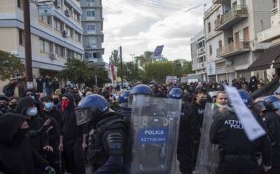 Полиция разогнала несанкционированный митинг в центре Никосии - vkcyprus.com - Кипр - Никосия