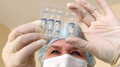 Сумья Сваминатан - Эксперт ВОЗ рекомендовал переболевшим коронавирусом вакцинироваться - iz.ru