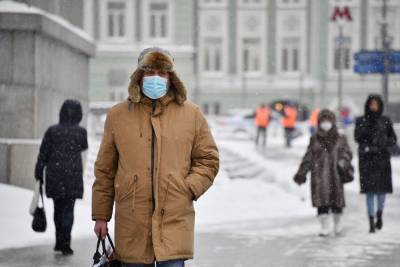 Ученые назвали время года, когда маски наиболее эффективны - m24.ru