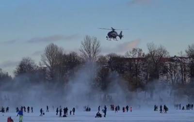 В Берлине вертолетом разогнали людей с озера - korrespondent.net - Германия - Берлин