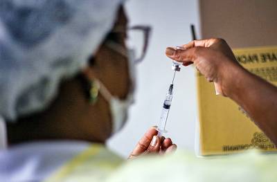 Производитель "Спутника V" подал заявку на регистрацию вакцины в ЮАР - tvc.ru - Юар