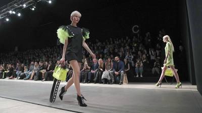 Mercedes-Benz Fashion Week Russia открывает прием заявок на гранты для дизайнеров - iz.ru - Россия - Москва - Израиль