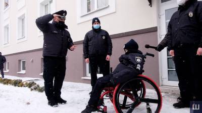 Полицейские в Черновцах "приняли на службу" онкобольного мальчика и осуществили его мечту - 24tv.ua - Черновцы - Львов