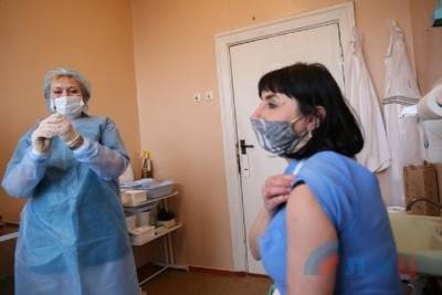 Педагог из ЛНР поделилась мнением о вакцинации от COVID-19 - mk.ru - Лнр