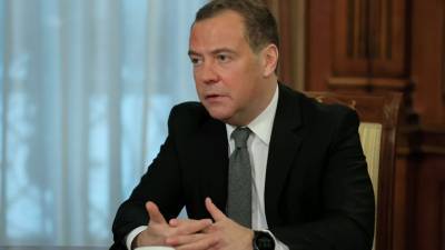 Дмитрий Медведев - Медведев выступил за упрощённый порядок привлечения мигрантов в Россию - russian.rt.com - Россия