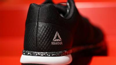 Adidas объявил о процессе продажи бренда Reebok - iz.ru - Израиль