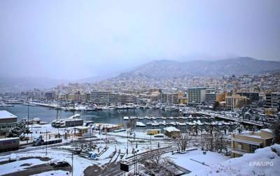 В Афинах снегопад помешал вакцинации от COVID-19 - korrespondent.net - Греция - Афины
