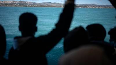 Россия - Судно Open Arms с мигрантами прибыло на Сицилию - ru.euronews.com - Франция - Сша - Германия