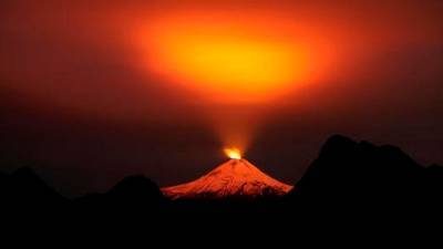 Извержение вулкана Этна помешало авиасообщению - newdaynews.ru
