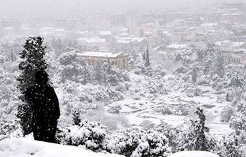 Циклон «Медея» засыпал снегом афинский Акрополь - charter97.org - Греция