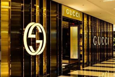 saint Laurent - Продажи Gucci стремительно упали в четвертом квартале 2020 года - bykvu.com - Украина