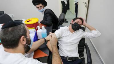 Биньямин Нетаньяху - Израиль перешагнул отметку в четыре миллиона привитых от вируса - vesti.ru - Израиль