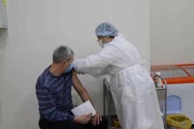 Дмитрий Песков - В Кремле оценили темпы вакцинации от коронавируса в РФ - aif.ru - Россия