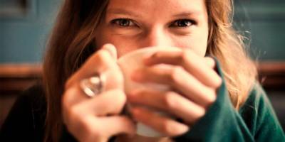 Ученые выяснили, какой напиток может снизить уровень стресса - detaly.co.il