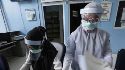 Жителям Индонезии грозит штраф за отказ от вакцины против COVID-19 - vesti.ru - Индонезия - Джакарта