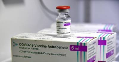 Латвия сегодня может получить 16 800 вакцин AstraZeneca - rus.delfi.lv - Латвия