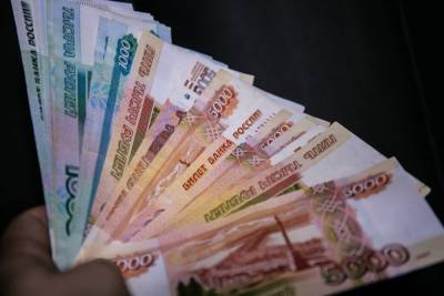 Во время пандемии больше половины жителей Урала начали копить деньги - znak.com - Свердловская обл.