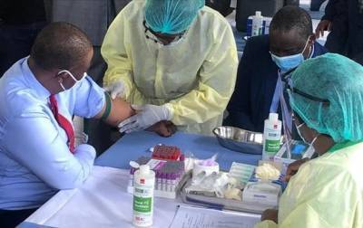 В Зимбабве началась вакцинация от коронавируса - korrespondent.net - Китай - Юар - Зимбабве