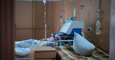 На Буковине реанимации четырех больниц на 100% забиты больными COVID-19 - dsnews.ua - Украина - Черновицкая обл.