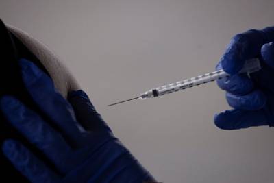 Виктор Ляшко - Украинцев призвали быть готовыми к «неблагоприятным последствиям» вакцинации - lenta.ru