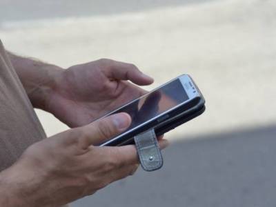 В приложениях смартфонов нашли признаки шпионских программ - rosbalt.ru