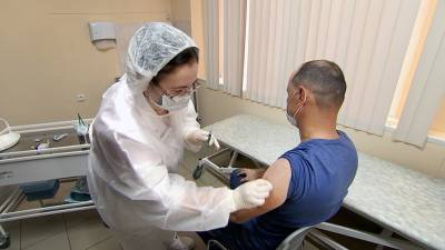 Вакцинацию от COVID-19 прошли почти 175 тысяч москвичей старше 60 лет - tvc.ru - Челябинск