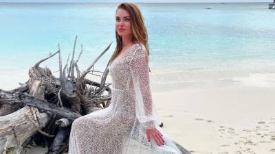 В белом платье со шлейфом: Слава Каминская очаровала романтическим образом на Мальдивах – фото - 24tv.ua - Мальдивы