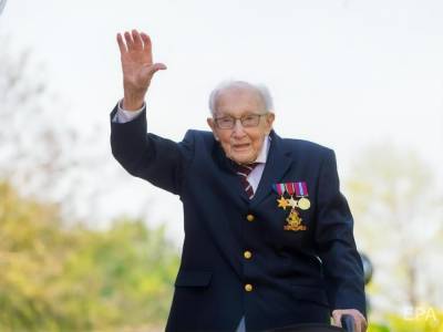 Томас Мур - Умер заразившийся коронавирусом 100-летний волонтер-ветеран Том Мур - gordonua.com - Украина - Англия