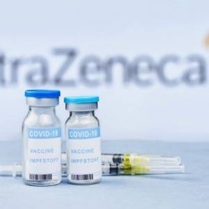 Во Франции пенсионеров решили не вакцинировать препаратом AstraZeneca - reporter-ua.com - Франция