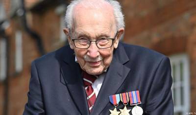 Томас Мур - Скончался 100-летний британский ветеран, собравший 32 миллиона фунтов для врачей - newizv.ru - Индия - Лондон - Бирма - Бедфорд