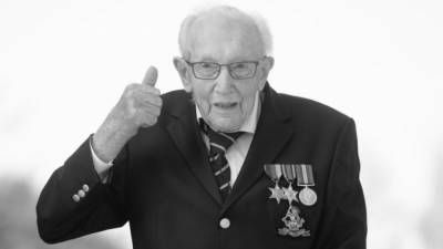 Томас Мур - Умер 100-летний ветеран Том Мур - rbnews.uk - Англия - Бедфорд