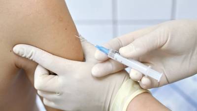 Начались испытания комбинированной вакцины «Спутника V» и AstraZeneca - russian.rt.com - Англия
