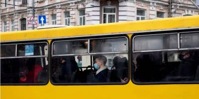 Желтая карантинная зона. Что запретят в Украине с 24 февраля - nv.ua
