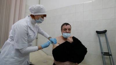 Александр Чепурнов - Россия - Когда стоит вакцинироваться переболевшим COVID-19 россиянам? — отвечает вирусолог - 5-tv.ru