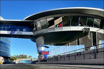 В Pirelli начали тесты 18-дюймовых шин - f1news.ru - Испания