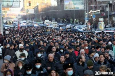 Никола Пашинян - В Ереване продолжаются акции протеста с требованием отставки Пашиняна - eadaily.com - Армения - Ереван