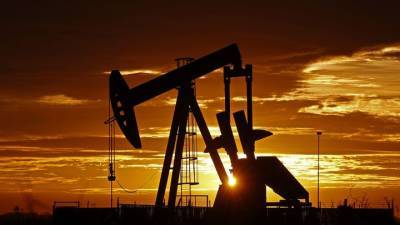 Впервые с января 2020 года цена нефти превысила 66 долларов за баррель - vesti.ru - Лондон