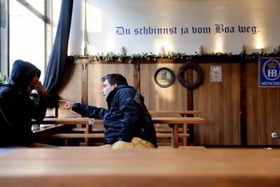 Немецкие пивовары уничтожили миллионы литров напитка из-за коронавируса - lenta.ru